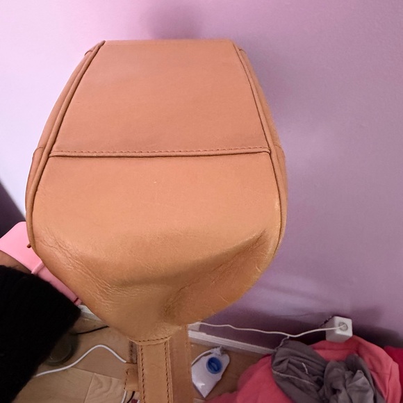 NWOT - Roberta de Cameron Chic Tan Shoulder Bag - Picture 6 of 8